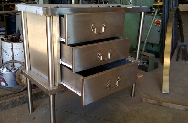 Tavolino_Inox_con_cassetti Tavolino_Inox_con_cassetti